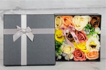 Мыло цветы в цветочной коробке ПОДАРОК