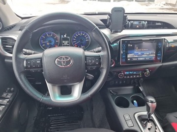Toyota Hilux VIII Podwójna kabina 2.4 D-4D 150KM 2019 Toyota Hilux 2.4 D-4D Double Cab SR5 4x4 Toyota Hi, zdjęcie 15