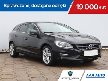 Volvo V60 I Kombi Facelifting 2.0 D4 DRIVE-E 190KM 2016 Volvo V60 D4 2.0, Salon Polska, Serwis ASO