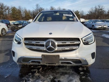 Mercedes GLC C253 2020 Mercedes-Benz GLC MERCEDES-BENZ GLC 300 4MATIC 2020 2.0 Benzyna 258KM, zdjęcie 4