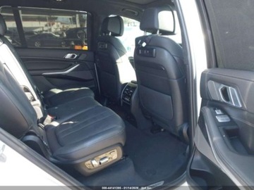 BMW X7 2021 BMW X7 M50i 2021 4.4 Benzyna 523KM, zdjęcie 12