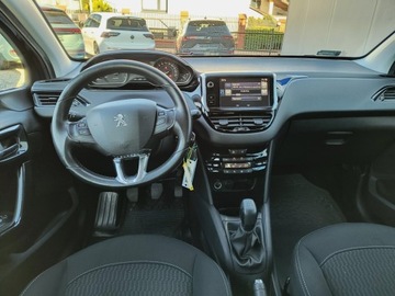 Peugeot 208 I Hatchback 5d Facelifting 1.2 PureTech 82KM 2016 Peugeot 208 208 1.2 PureTech Access, 82KM, Salon P, zdjęcie 12