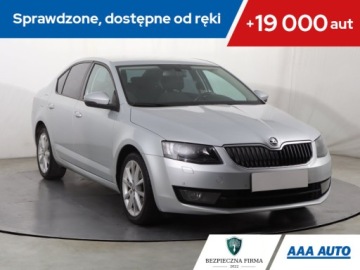 Skoda Octavia III Liftback 1.6 TDI CR DPF 110KM 2015 Skoda Octavia 1.6 TDI, Salon Polska, Xenon