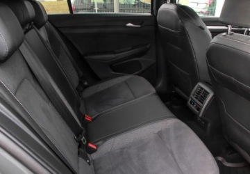 Volkswagen Golf VIII Variant 1.5 eTSI 150KM 2024 Volkswagen Golf Alarm antywlamaniowy, Keyless Access, System Travel Assist, zdjęcie 12