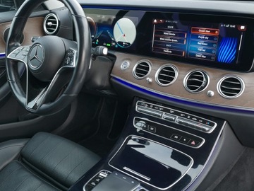 Mercedes Klasa E W213 2021 Mercedes E300de 306ps Lift Exclusive ACC hak Drive Pilot Blis Webasto Skóra, zdjęcie 17