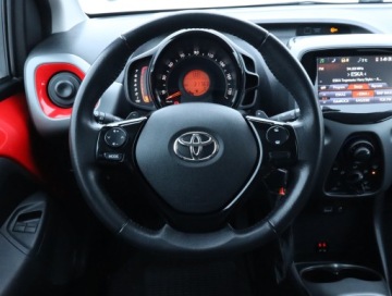 Toyota Aygo II Hatchback 3d Facelifting 1.0 VVT-i 72KM 2018 Toyota Aygo 1.0 VVT-i, Salon Polska, Automat, zdjęcie 19