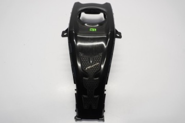 YAMAHA YZF-R 125 24- КРЫШКА ОБТЕКАТЕЛЯ ТОПЛИВНОГО БАКА