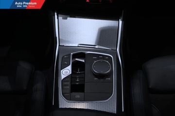 BMW Seria 3 G20-G21 Limuzyna Facelifting 2.0 318d 150KM 2023 BMW Seria 3 318dFV23Fotele SportoweAdaptacyjne Reflektory LED 2.0 150KM, zdjęcie 14