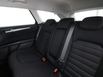 Ford Mondeo V Kombi 2.0 TDCi 150KM 2019 Ford Mondeo 2.0 TDCi Business Edition Klimatronik, zdjęcie 16