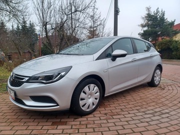 Opel Astra J Sedan 1.6 CDTI ecoFLEX 110KM 2019 Opel Astra 2019r., 1.6L CDTI 110 KM, 1.6 Diesel 110KM, zdjęcie 1