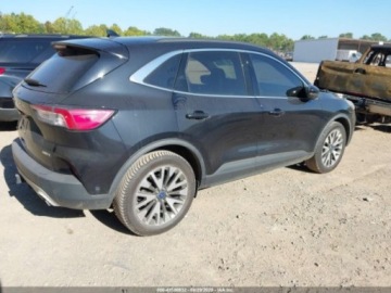 Ford Kuga III 2020 Ford Kuga 2020 r.,2,0L TITANIUM 2.0 Benzyna 250KM, zdjęcie 5