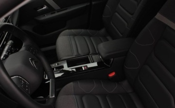 Citroen 2022 Citroen C4 Shine EAT8 2022 FV23 1.2 Benzyna 130KM, zdjęcie 13