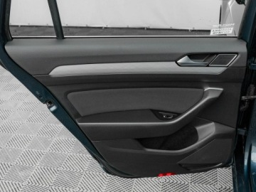 Volkswagen Passat B8 Variant Facelifting 1.5 TSI EVO 150KM 2021 Volkswagen Passat 1.5 TSI Business DSG HAK LED, zdjęcie 20