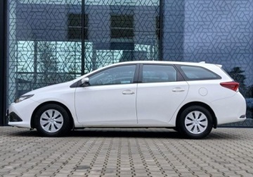 Toyota Auris II Touring Sports Facelifting 1.4 D-4D 90KM 2018 Toyota Auris Auris 1.4 90KM Active FV23 Serwis ASO 1.4 Diesel, zdjęcie 2