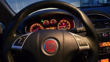 Fiat Punto Punto 2012 Hatchback 3d 1.4 MultiAir 16v 105KM 2012 Fiat Punto Evo, zdjęcie 20