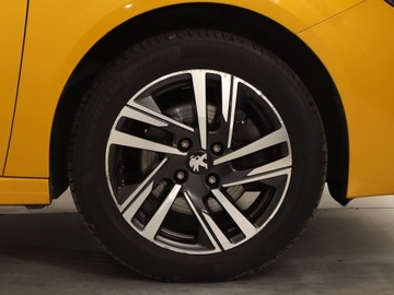 Peugeot 208 II Hatchback 1.2 PureTech 130KM 2020 Peugeot 208 1.2 PureTech, Salon Polska, zdjęcie 14