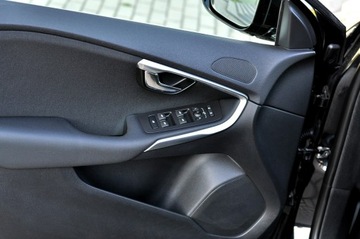 Volvo V40 II Hatchback 1.6 D2 115KM 2015 Volvo V40 1,6HDi 115Km Xenon Ledy Digital Skóra, zdjęcie 4