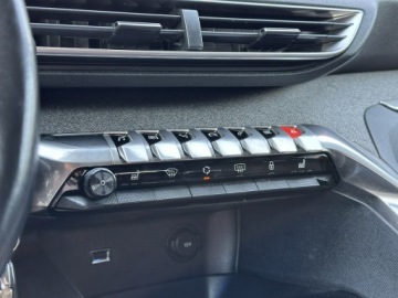 Peugeot 3008 II Crossover 1.2 PureTech 130KM 2018 Peugeot 3008 Navi, Grzane fotele, Climatronic, LED, zdjęcie 21