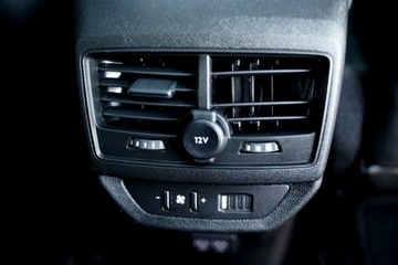 Peugeot 5008 II Crossover Facelifting 1.6 PureTech 180KM 2023 Peugeot 5008 GT kamera Skora adc NawI, zdjęcie 24