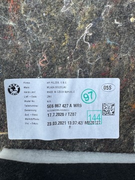 BOK KUFRU LEVÝ SKODA OCTAVIA IV HB 5E6867427A