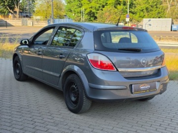 Opel Astra H Hatchback 5d 1.6 Twinport ECOTEC 105KM 2004 Opel Astra 1.6b Klima Zdrowa Nadwozie i Podwozie 1.6 Benzyna 105KM, zdjęcie 5