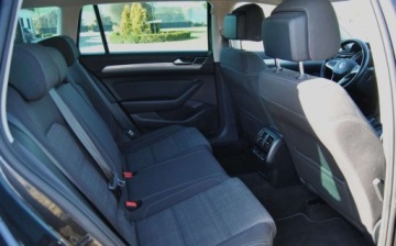 Volkswagen Passat B8 Variant Facelifting 1.5 TSI EVO 150KM 2020 Volkswagen Passat Variant GWARANCJA, 2020, 1.5 Benzyna, Automat DSG, Niski, zdjęcie 7