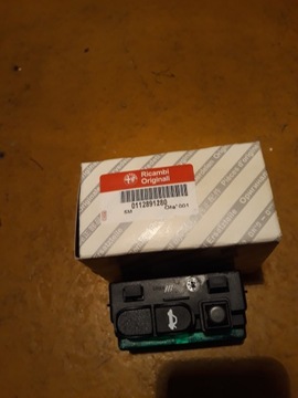 ALFA ROMEO GTV SPIDER LAMPKA SCHOWKA 112891280