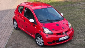Toyota Yaris III Hatchback 5d Facelifting 1.0 VVT-i 69KM 2009 TOYOTA AYGO 1.0 VVT-i 68KM 2009 KLIMA-SERWO SUPER STAN! BIEDRONECZKA!!!