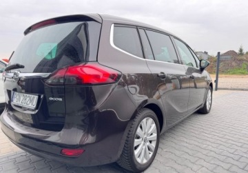 Opel Zafira C Tourer 1.6 CDTI ECOTEC 136KM 2014 Opel Zafira bezwypadek1wlascicielorg lakierBIZNES EDITIONbordo perlajak no, zdjęcie 2