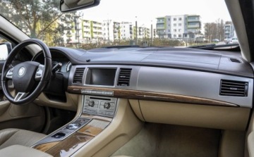 Jaguar XF I Sedan 3.0D V6 S 275KM 2010 Jaguar XF 3,0d (275KM) 2010 r. Automat Skory Bezwypadkowy 3.0 Diesel 275KM, zdjęcie 9