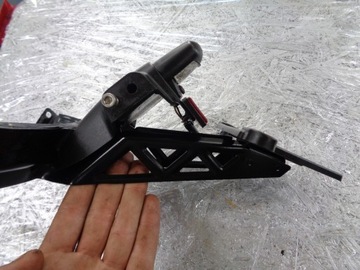 Крепление на раму щита TRIUMPH DAYTONA 675 06-12