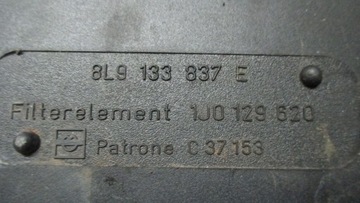 AUDI TT 8N I 02R POUZDRO FILTRU VZDUCHU 8L9133837E