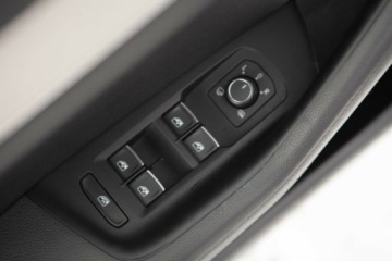 Volkswagen Passat B8 Limousine 2.0 TDI BlueMotion SCR 190KM 2017 Volkswagen Passat Highline 2.0 TDI 190 KM DSG Salon Polska Autotrade, zdjęcie 16