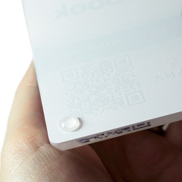 Табличка с NFC и QR-кодом для сайта отзывов Google, красочная печать