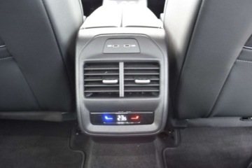 Volkswagen Passat B8 Variant Facelifting 1.5 TSI EVO 150KM 2025 Volkswagen Passat SalonPL eTSI 150KM DSG Business 4 pakiety Navi DCC PRO, zdjęcie 33