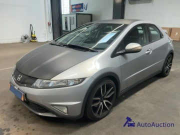 Honda Civic VIII Hatchback 3d 1.8 i-VTEC 140KM 2011 Honda Civic 1.8 VTEC Sport