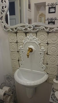 Садовая раковина из чугуна, настенная.