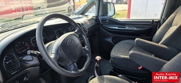 Hyundai H1 I 2002 Hyundai H-1 7-osobowy obracane fotele klimatyzacja Hak 2.5 Diesel 101KM 2.5, zdjęcie 6