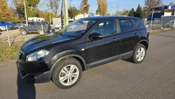 Nissan Qashqai I Crossover 1.5 dCi 106KM 2010 Nissan Qashqai Uszkodzony Bok Jeżdżący, zdjęcie 1