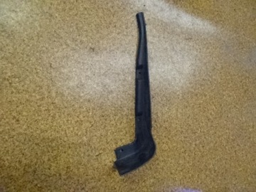 NISSAN PATROL GR Y60 94R LIŠTA OKNO PŘEDNÍ LEVÝ ZÁSLEPKA