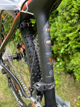 Легкий карбоновый хардтейл Kellys Hacker MTB