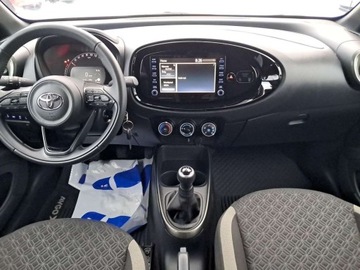 Toyota Aygo X 1.1 VVT-i 72KM 2022 Toyota Aygo X 1.0 VVTi Style Benzyna 72KM, zdjęcie 2