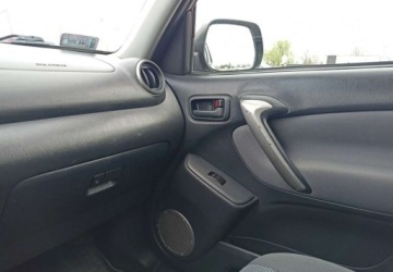 Toyota RAV4 II 2.0 16V D-4D 116KM 2005 Toyota RAV4 Toyota RAV4 2.0 Diesel 116KM, zdjęcie 13