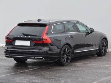 Volvo V90 II Kombi 2.0 D4 190KM 2017 Volvo V90 D4 AWD, 187 KM, 4X4, Automat, Skóra, zdjęcie 4