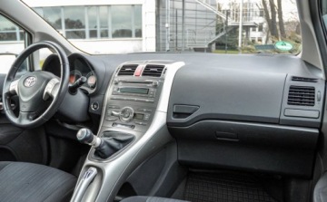 Toyota Auris I Hatchback 1.6 Valvematic 132KM 2009 Toyota Auris 1,6 LPG 160 tys. km 1.6 Benzyna 132KM, zdjęcie 9