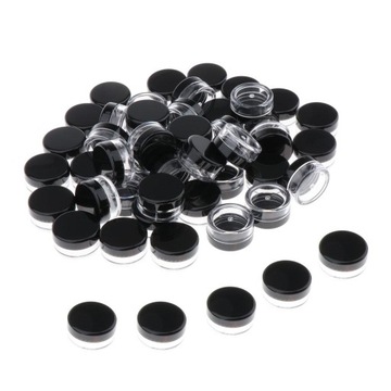 Opakowanie 50 szt. Okrągłych plastikowych słoików o gramaturze 5 gramów z pokrywkami do przechowywania czarnej wargi