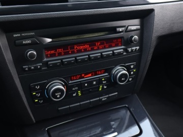 BMW Seria 3 E90-91-92-93 Touring E91 2.0 318i 143KM 2009 BMW 3 318 i, Klima, Klimatronic, Tempomat, zdjęcie 11