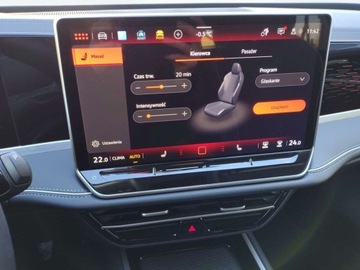 Volkswagen Passat B8 Variant Facelifting 2.0 TDI SCR 150KM 2024 Volkswagen Passat Variant Faktura VATKamery 360Zadbany Maly przebiegElegan, zdjęcie 16