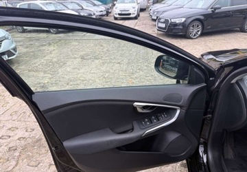 Volvo V40 II Cross Country 2.0 D3 DRIVE-E 150KM 2016 Volvo V40 Bardzo zadbany pelen serwis 2.0 Diesel 150KM, zdjęcie 6