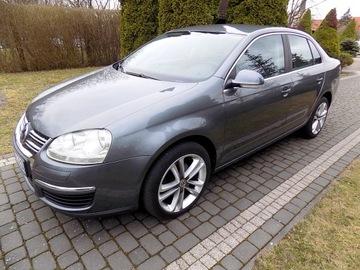 Volkswagen Jetta VI 2007 VOLKSWAGEN JETTA V 1,6 FSI 115 KM 184 TYŚ. KM, zdjęcie 2